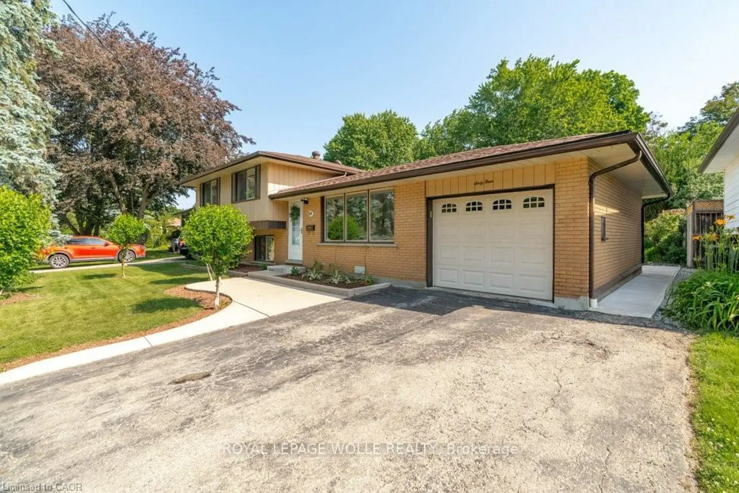 64 Warren Road photo 2