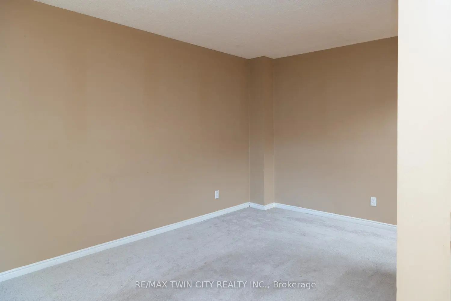 7 Graystone Court photo 5