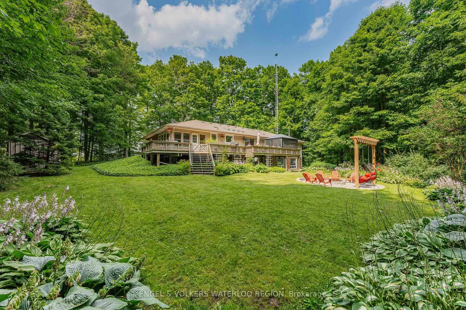 1283 Wilby Road photo 2