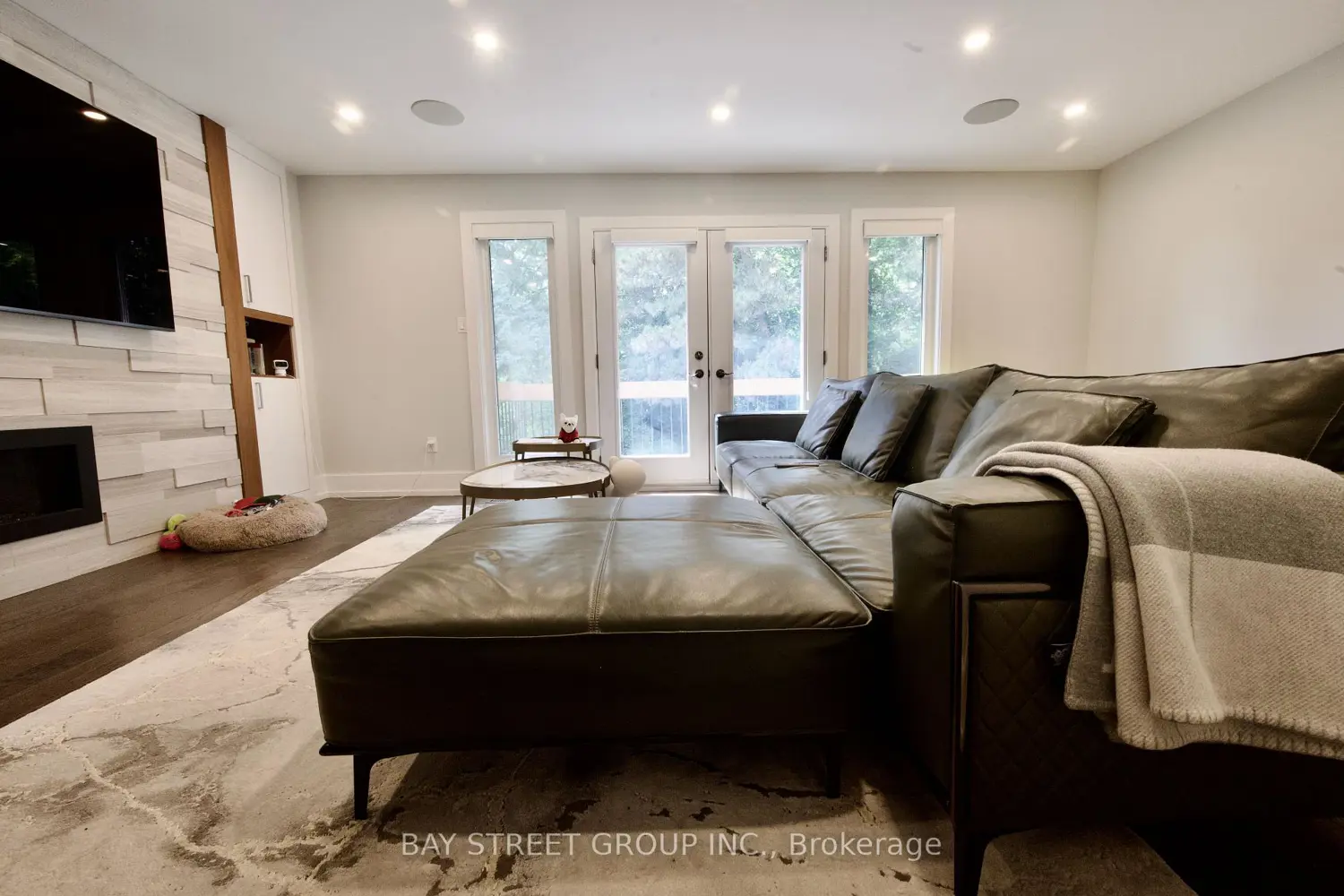 22 Thurgate Crescent
