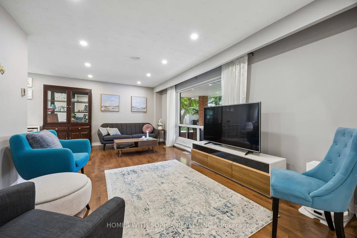 34 Rustywood Drive photo 5
