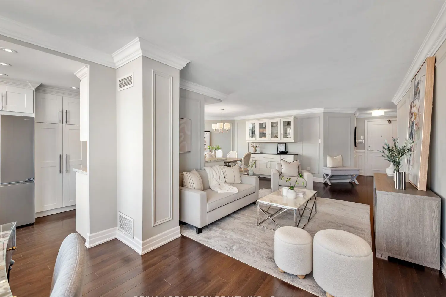 7460 Bathurst Street 503 photo 4