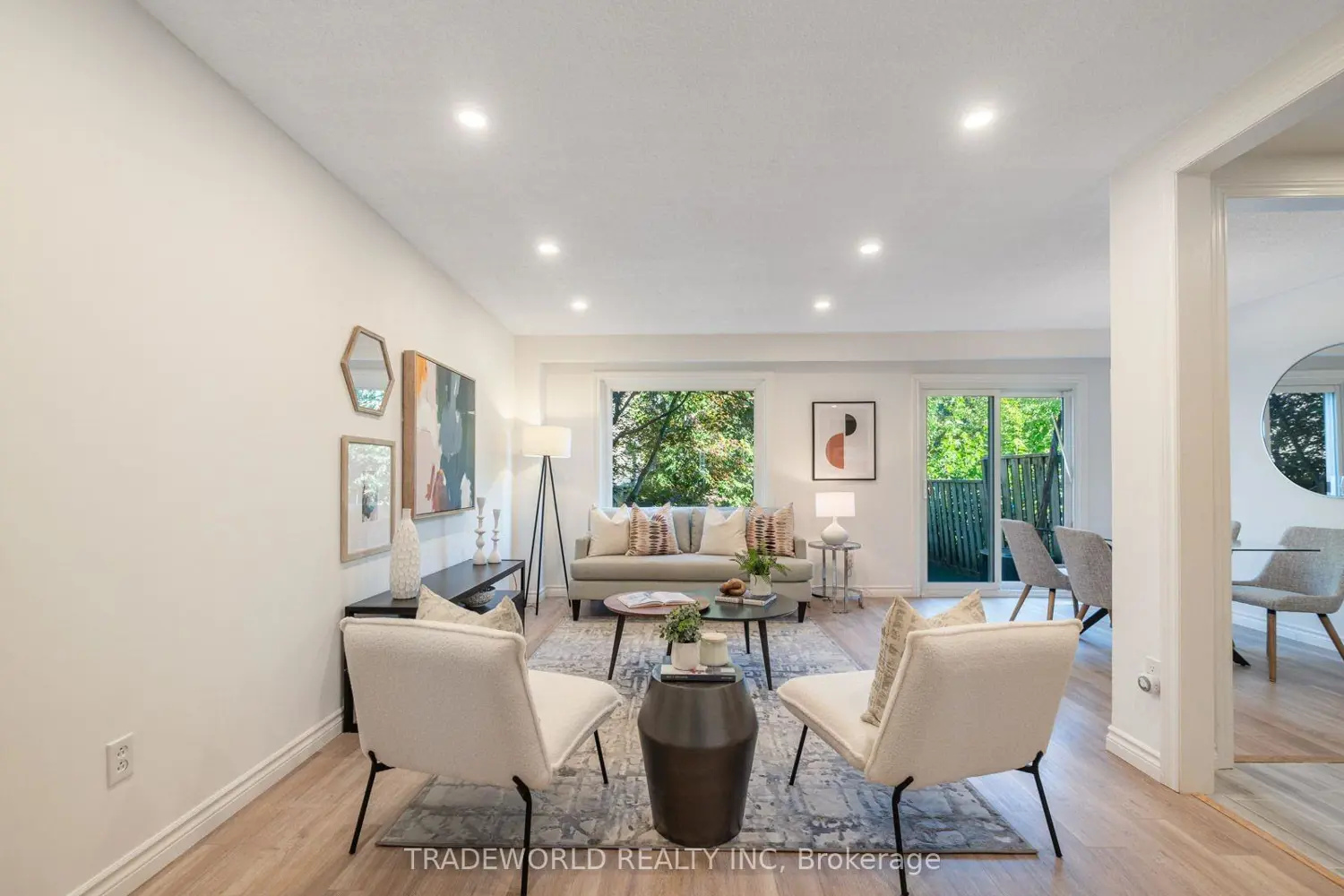 60 Camelot Way photo 5