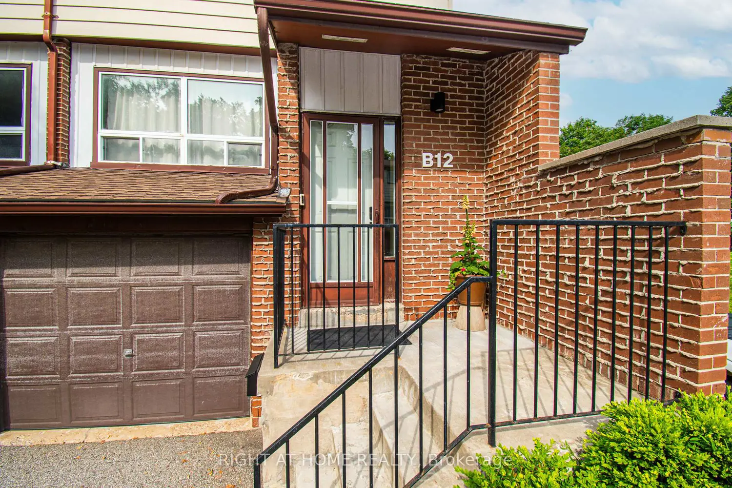 63 Ferris Lane B12 photo 4