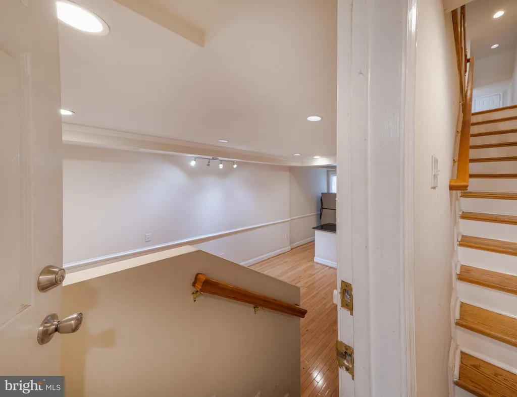 1371 Monroe St NW, Washington, DC 20010 photo 5