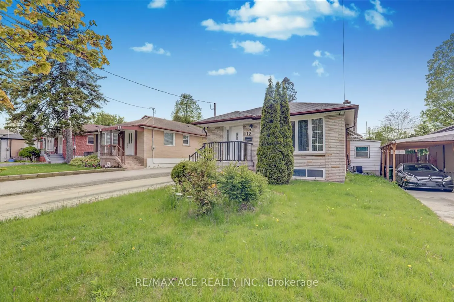 10 Blakemanor Boulevard photo 2