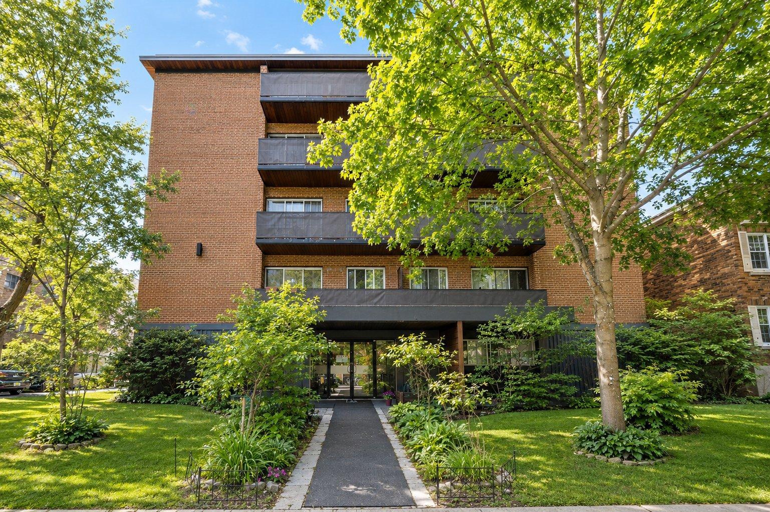 200 Av. Willowdale