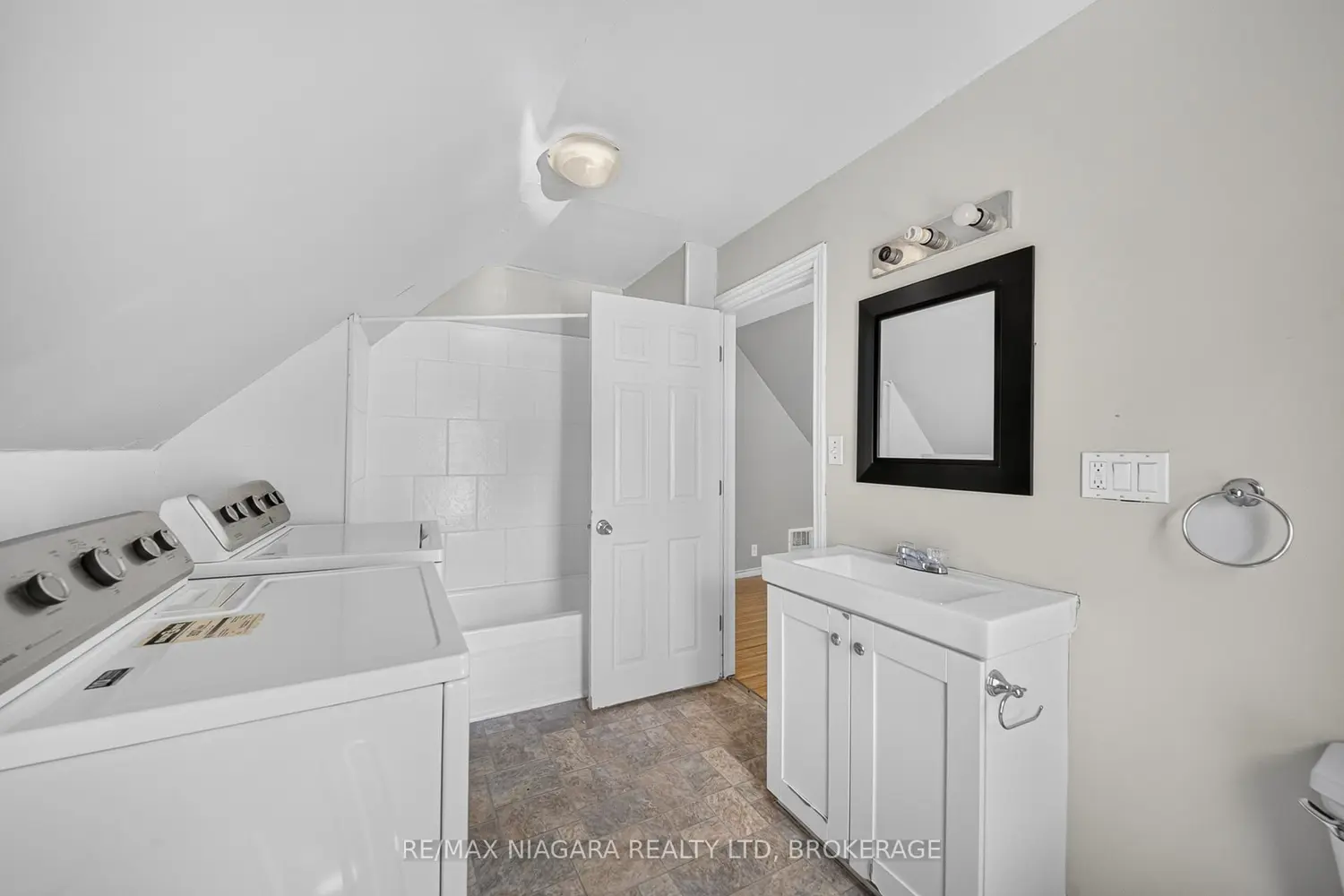 4454 Huron Street photo 5