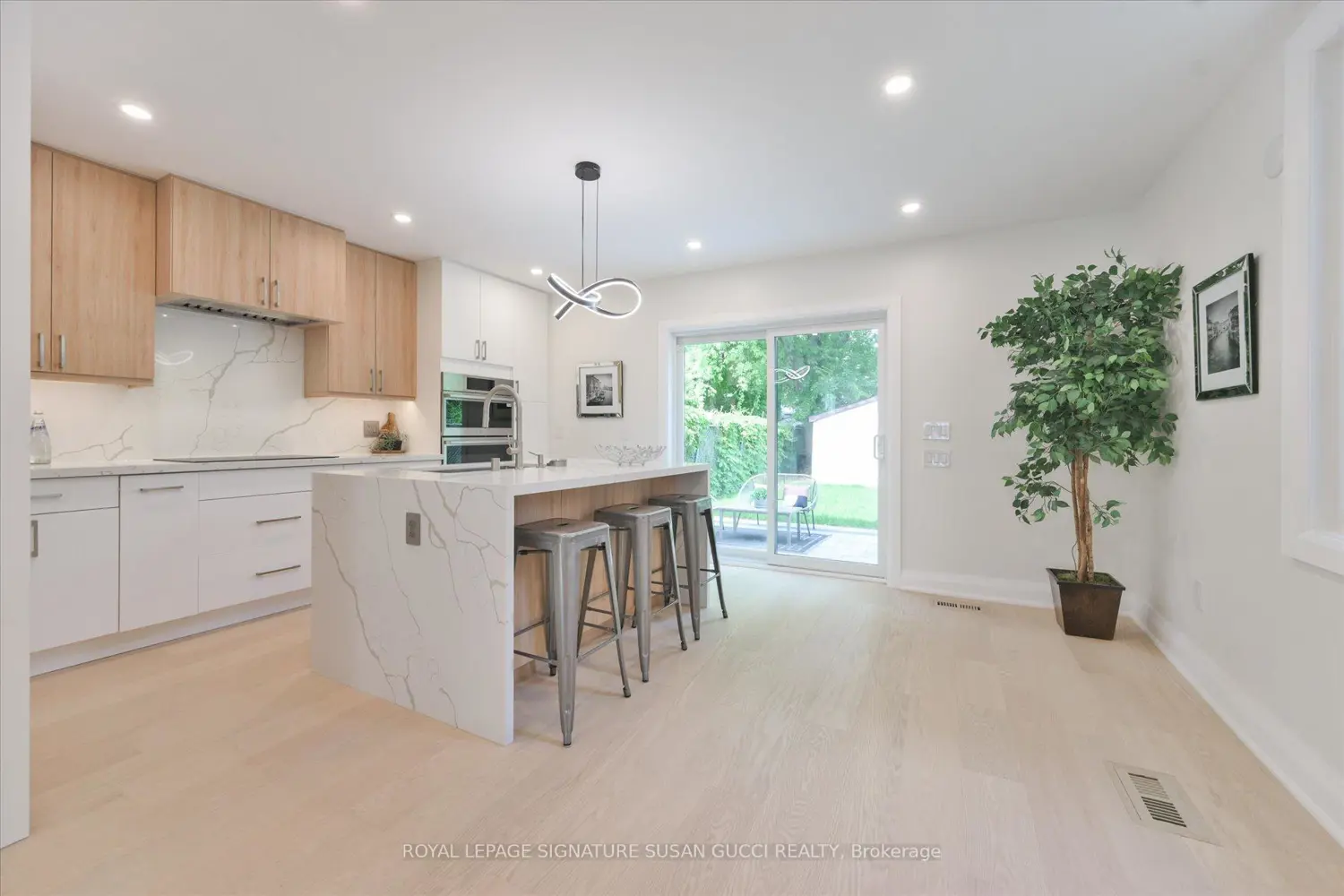 99 Chisholm Avenue photo 5