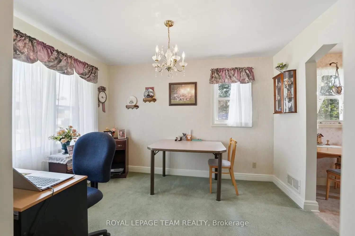 84 Rita Avenue photo 3