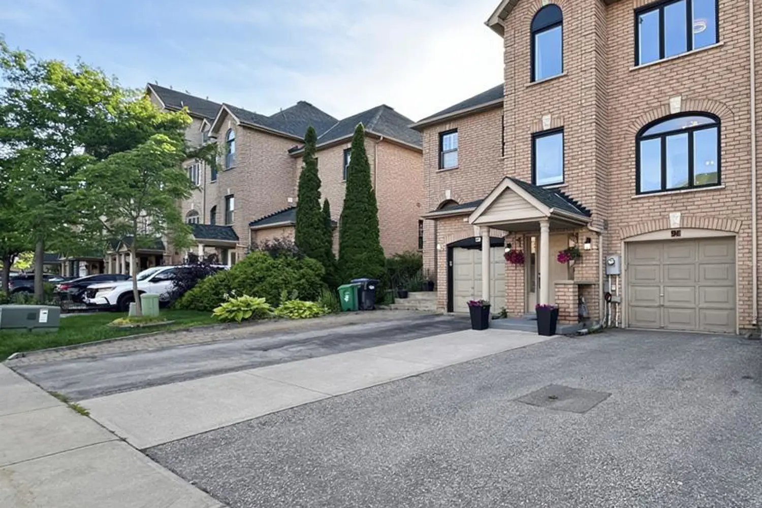 94 Provincial Place photo 2