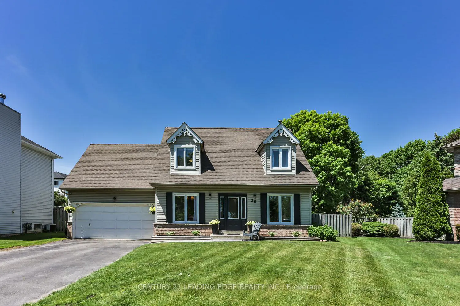 30 Mcguire Crescent photo 3