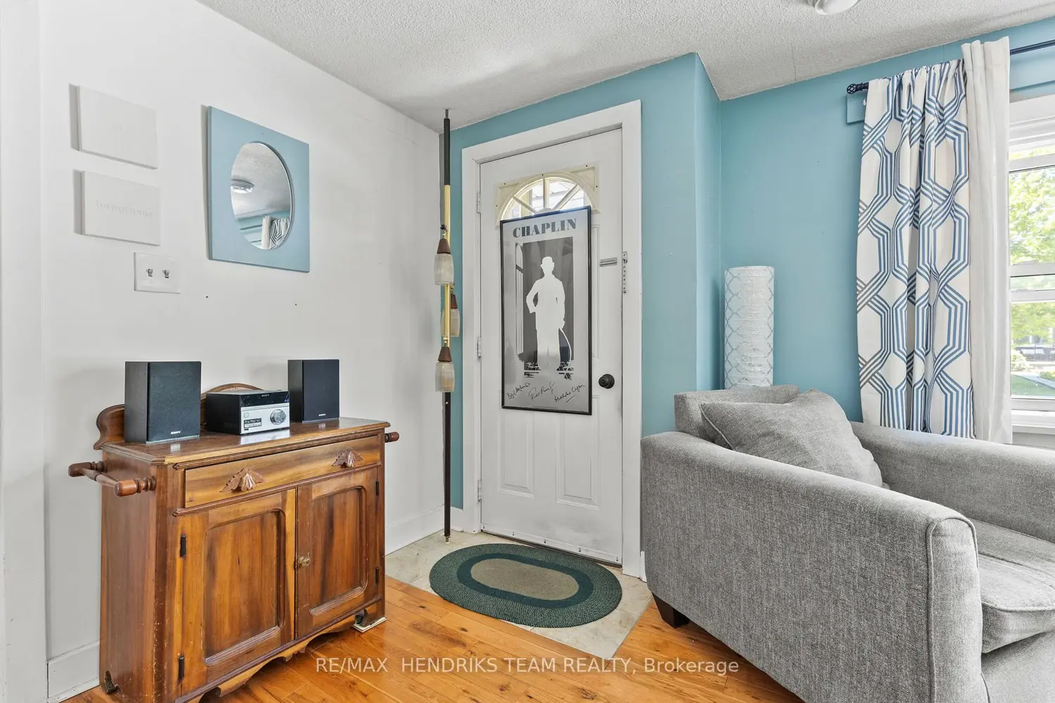 318 Aqueduct Street photo 3