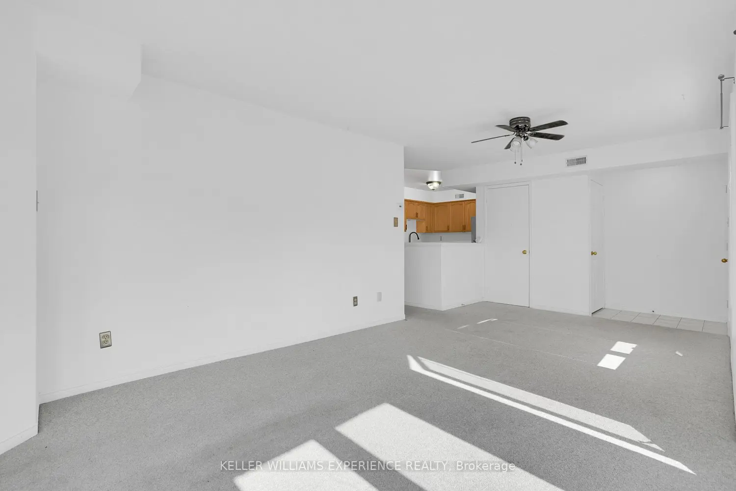 492 Laclie Street 204 photo 4