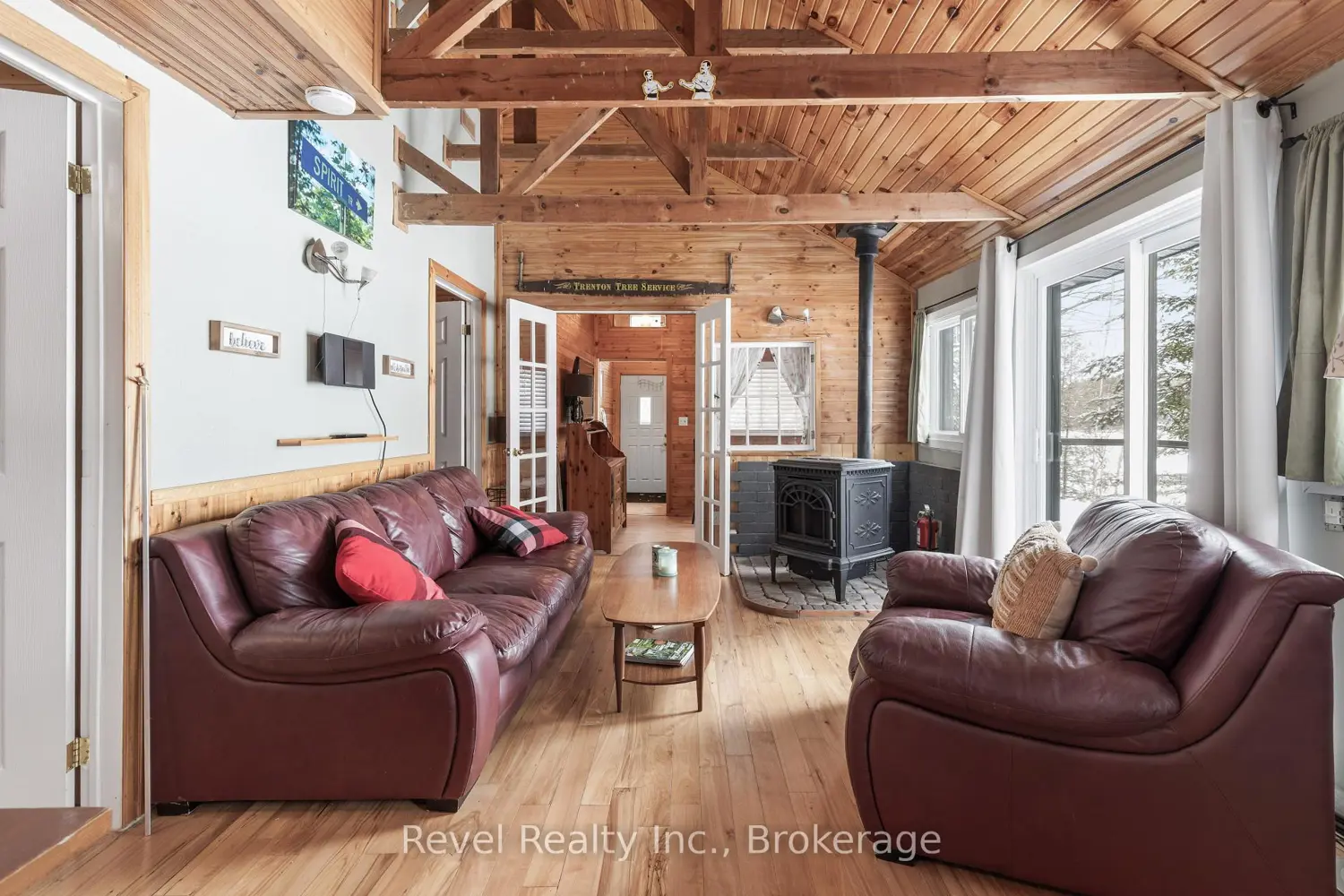 1129 Lakeshore Road photo 4