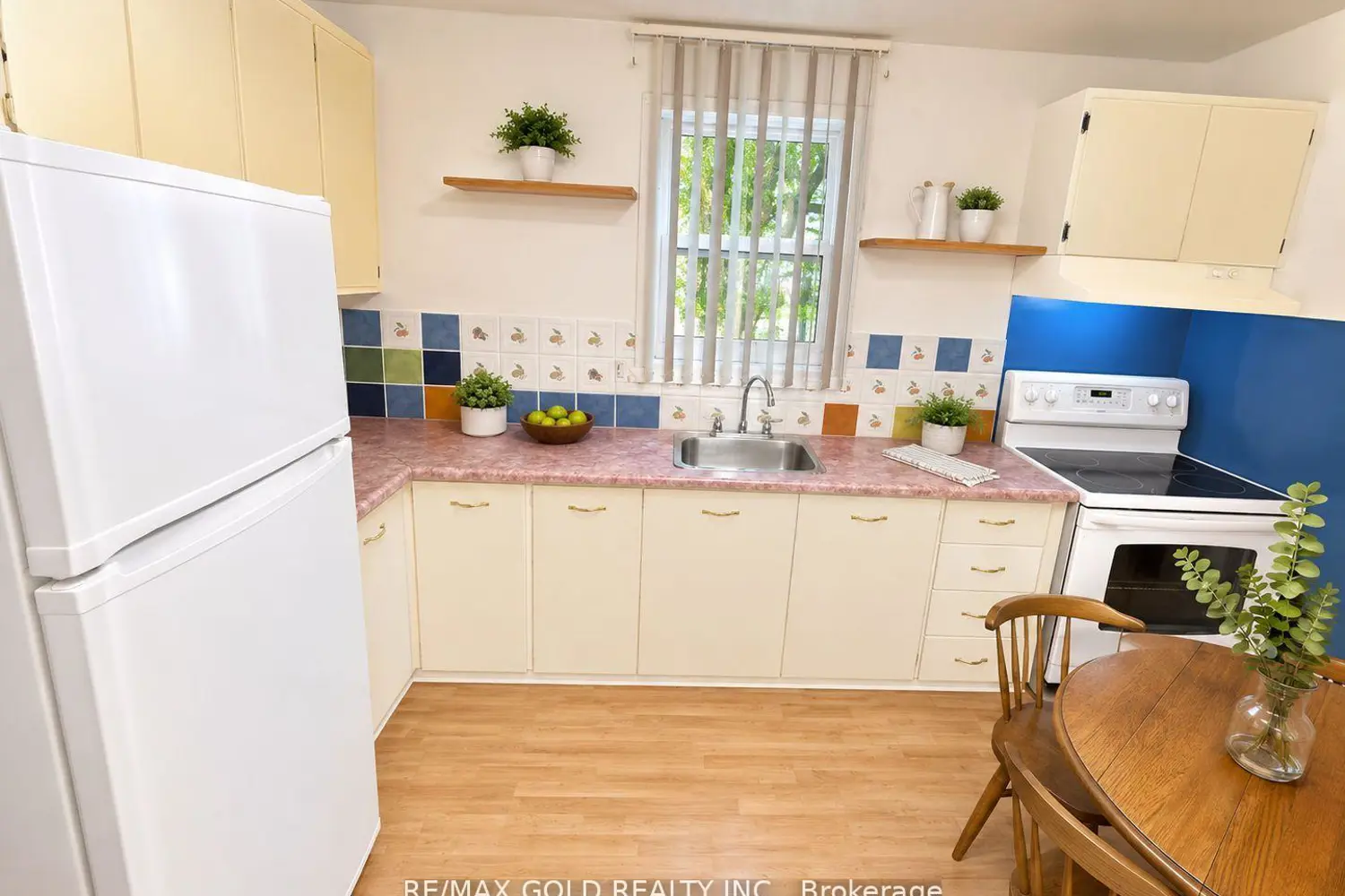 15 Huntingwood Crescent photo 3