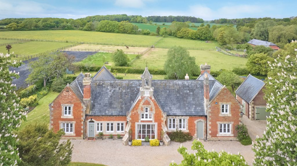 6 bed detached house for saleCowlinge, Newmarket, Suffolk CB8
