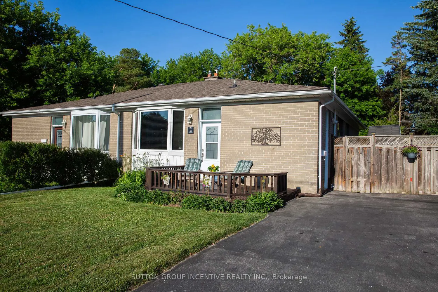 45 Bailey Crescent photo 2