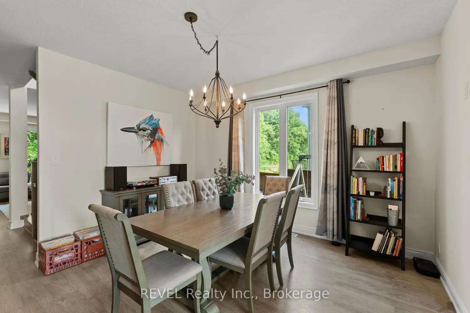 8517 Sweet Chestnut Drive photo 3