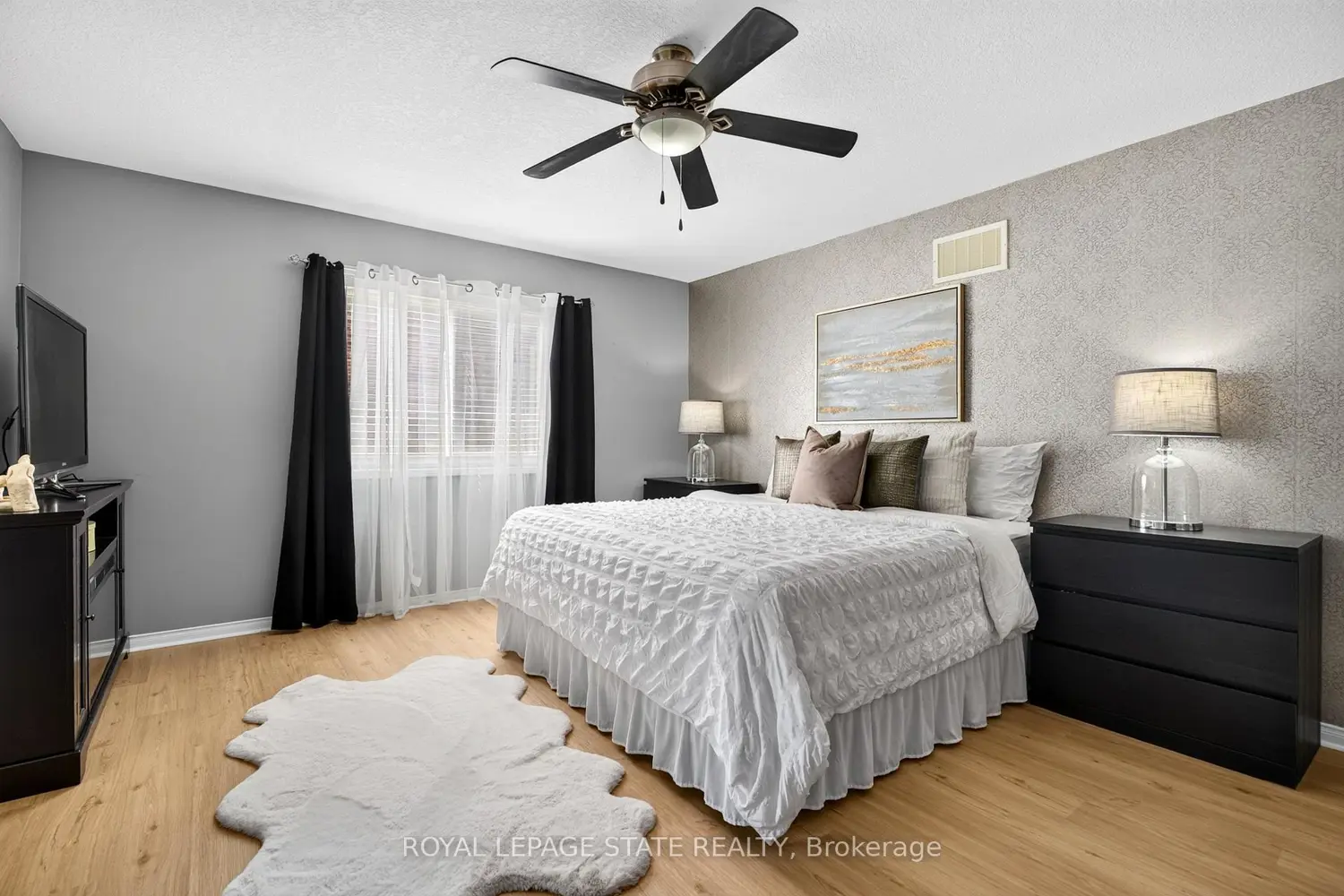 140 Fowler Drive photo 5