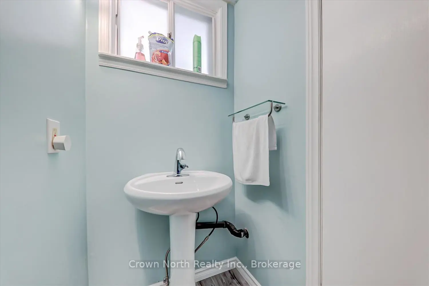 60 Pochon Avenue photo 2