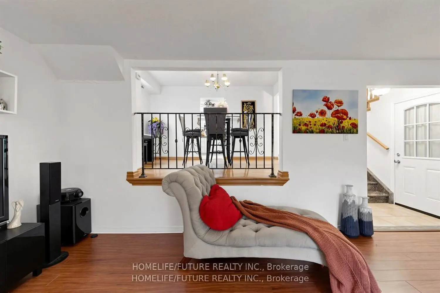 86 Halfmoon Square photo 4