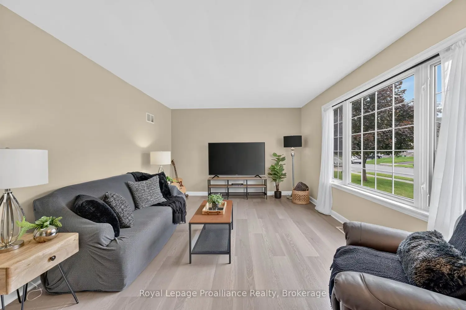 43 Hastings Drive photo 4