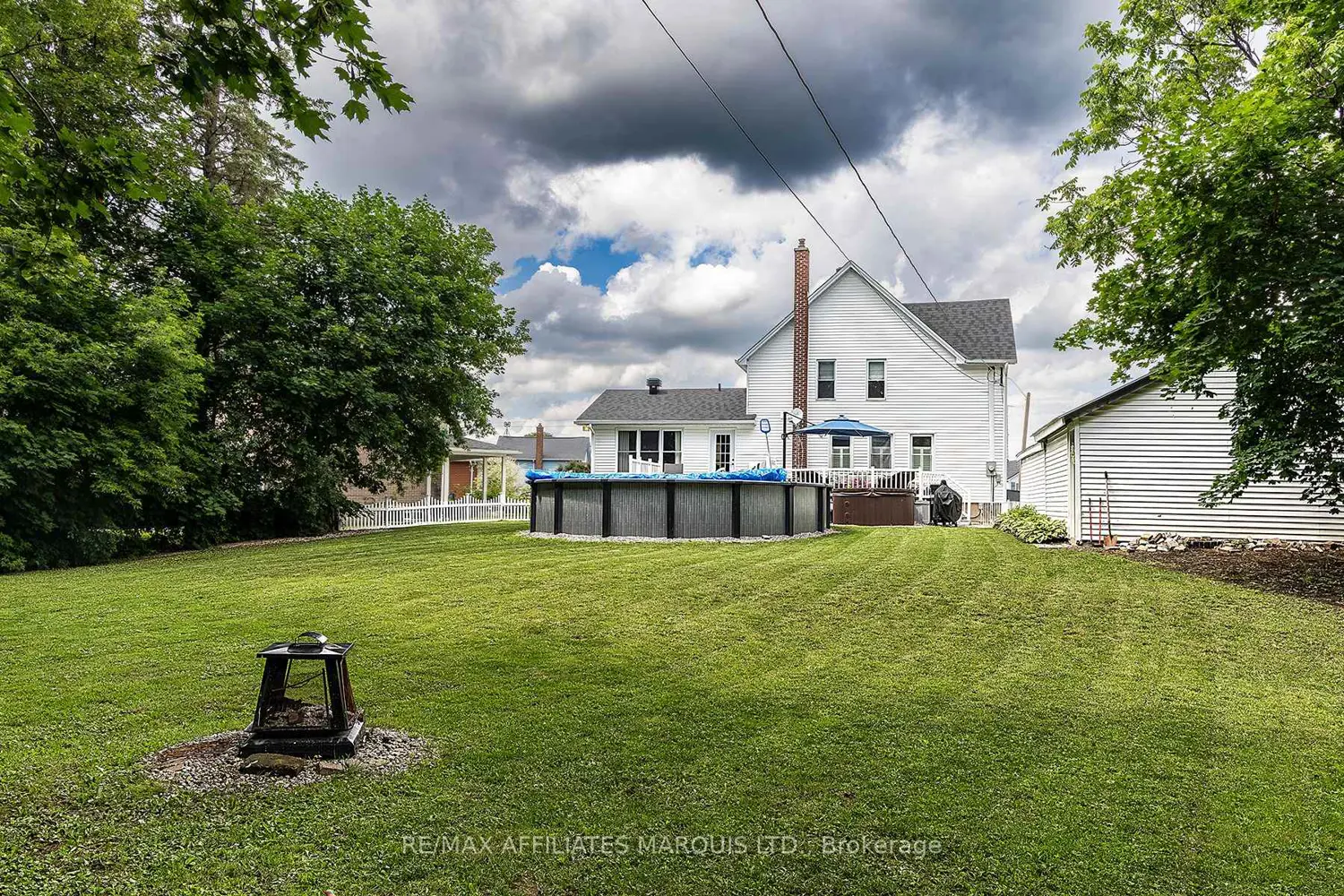 12 Broder Crescent photo 4