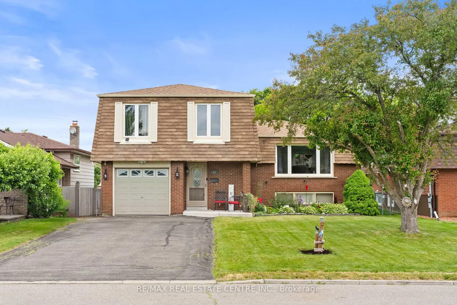 39 Grassmere Crescent