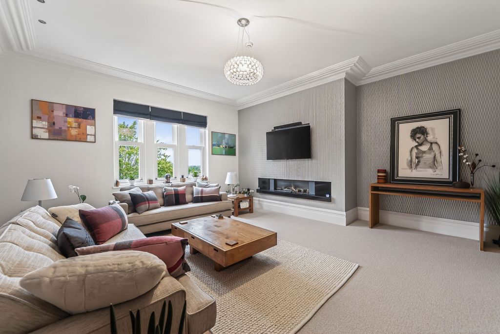 4 bed flat for saleLodge Lane, Singleton FY6 photo 3