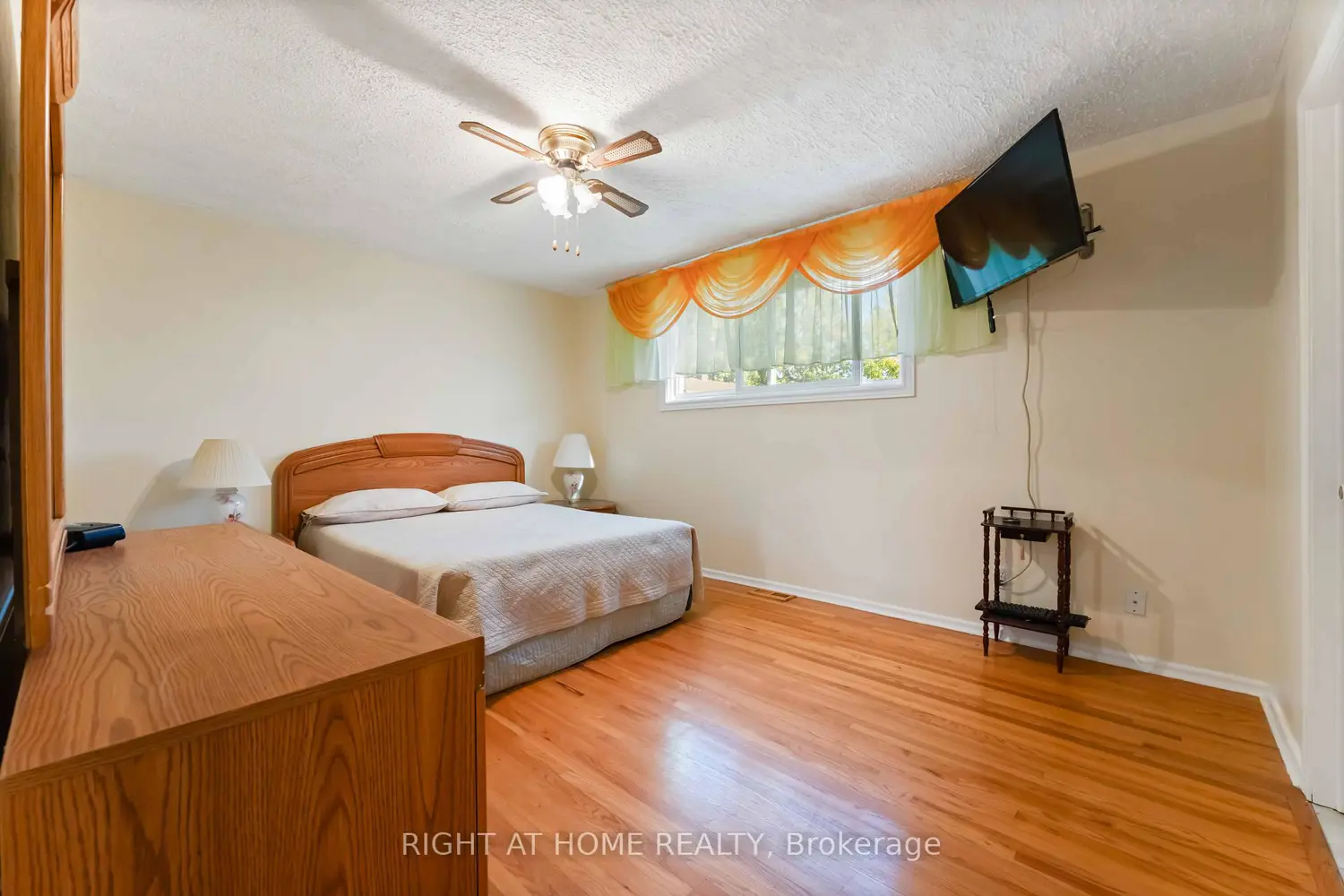 2221 Circle Place photo 4
