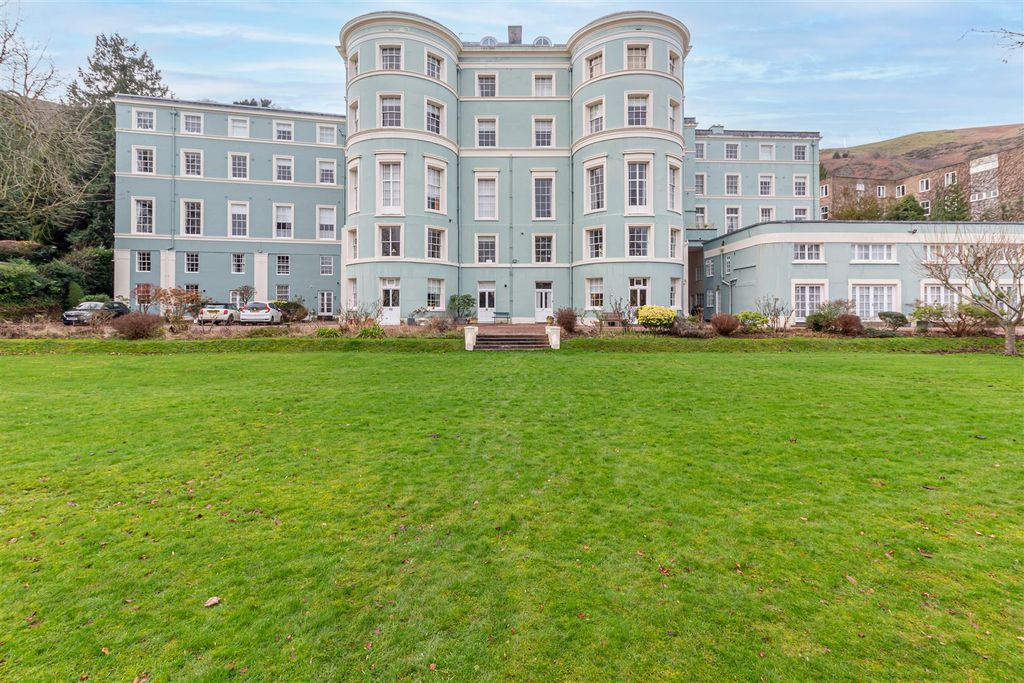3 bed flat for saleAbbey Road, Malvern WR14