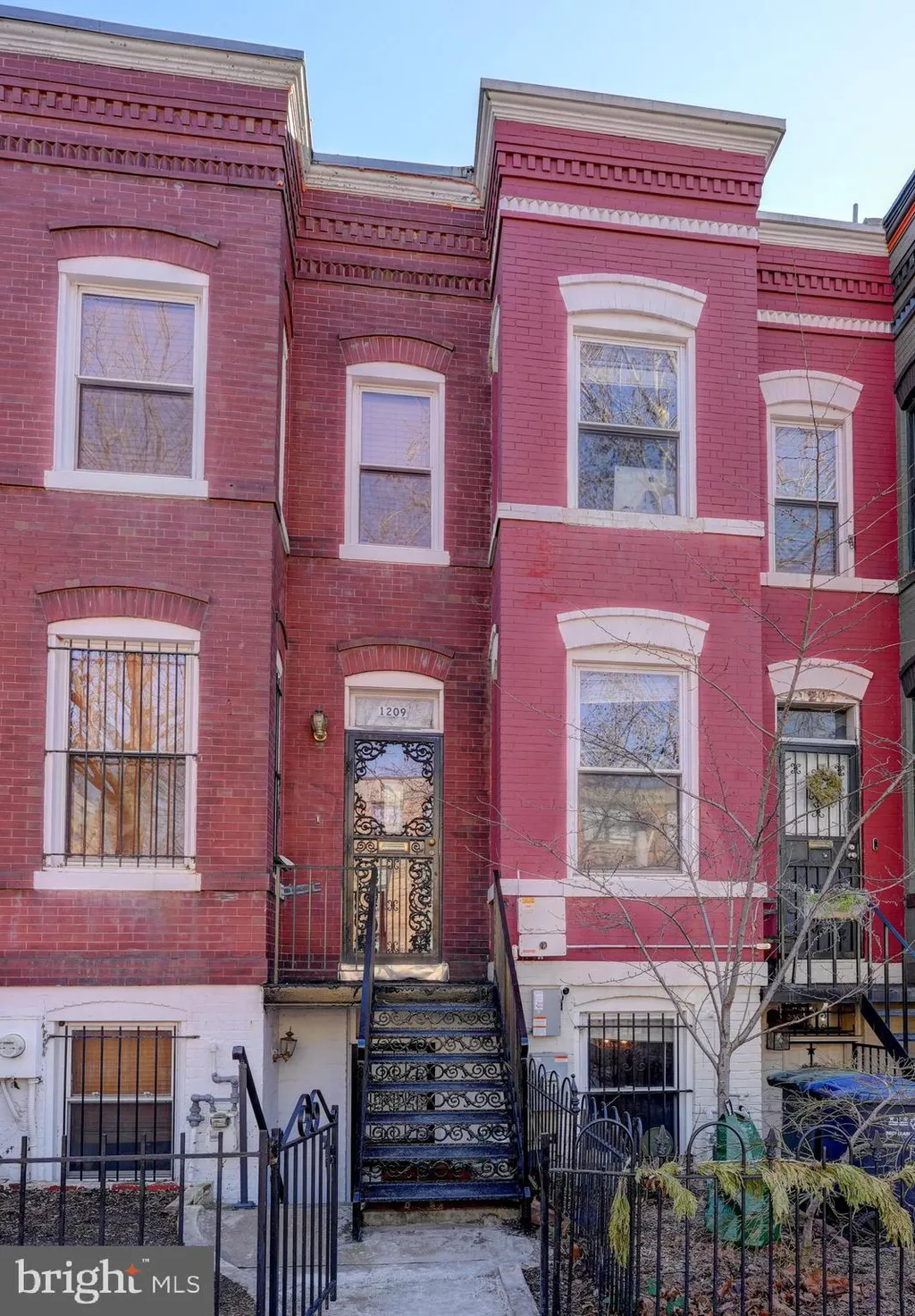1209 I Street SE, Washington, DC 20003 photo 3