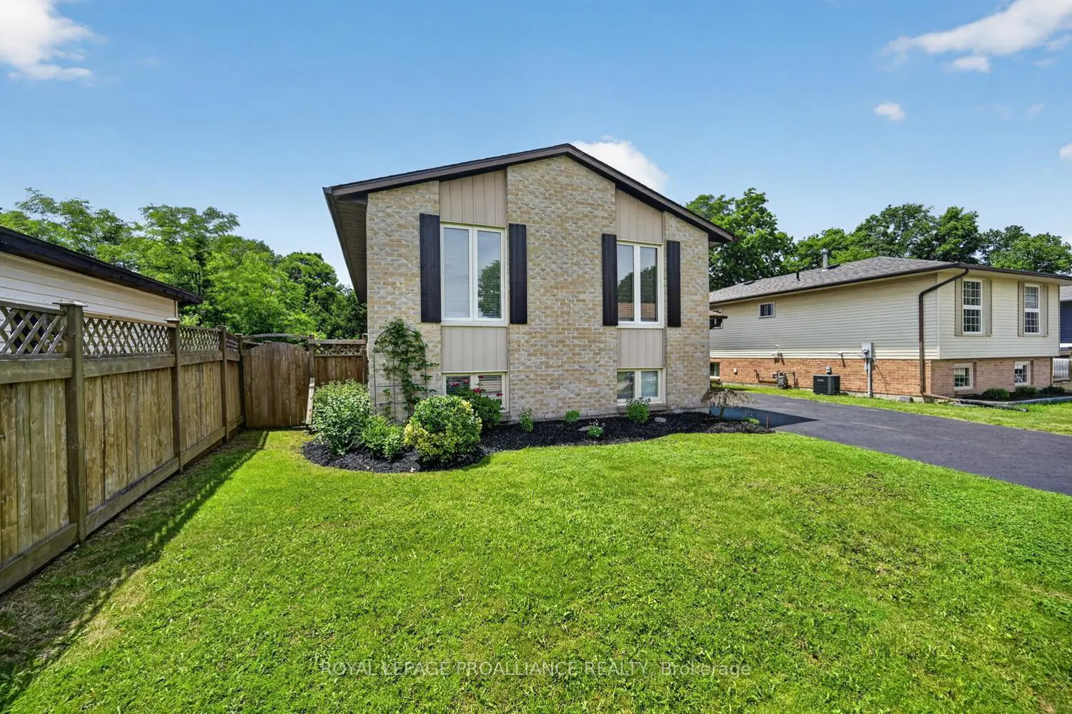 57 Cambridge Crescent photo 2