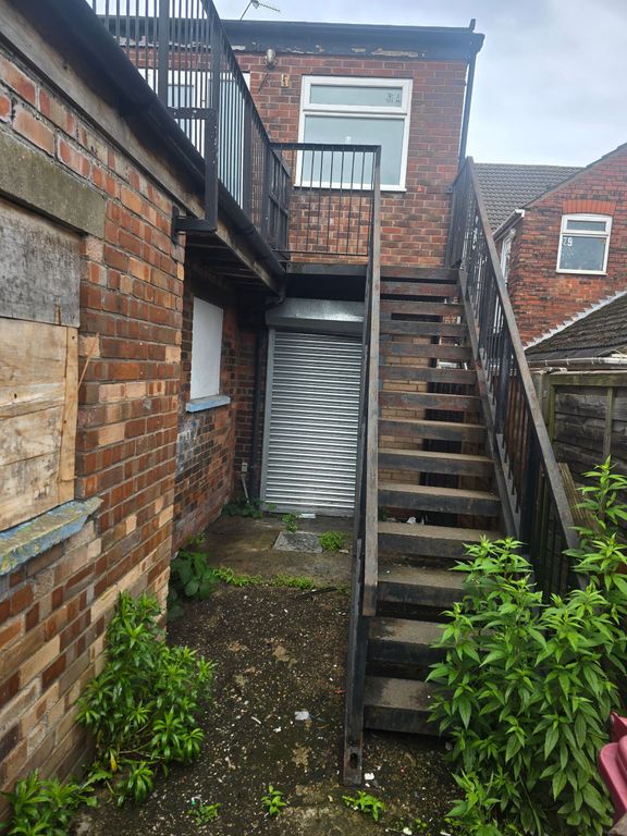 2 bed flat for saleDoncaster Road, Scunthorpe DN15 photo 3