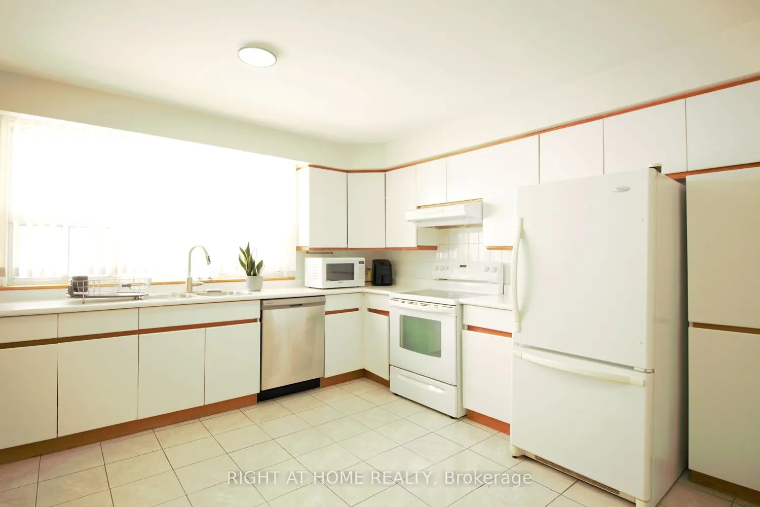 263 Patricia Avenue photo 4