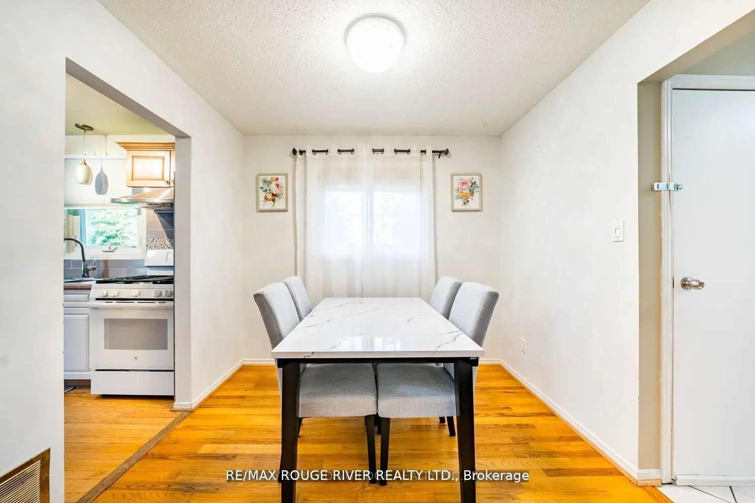 880 Castlegrove Avenue photo 3
