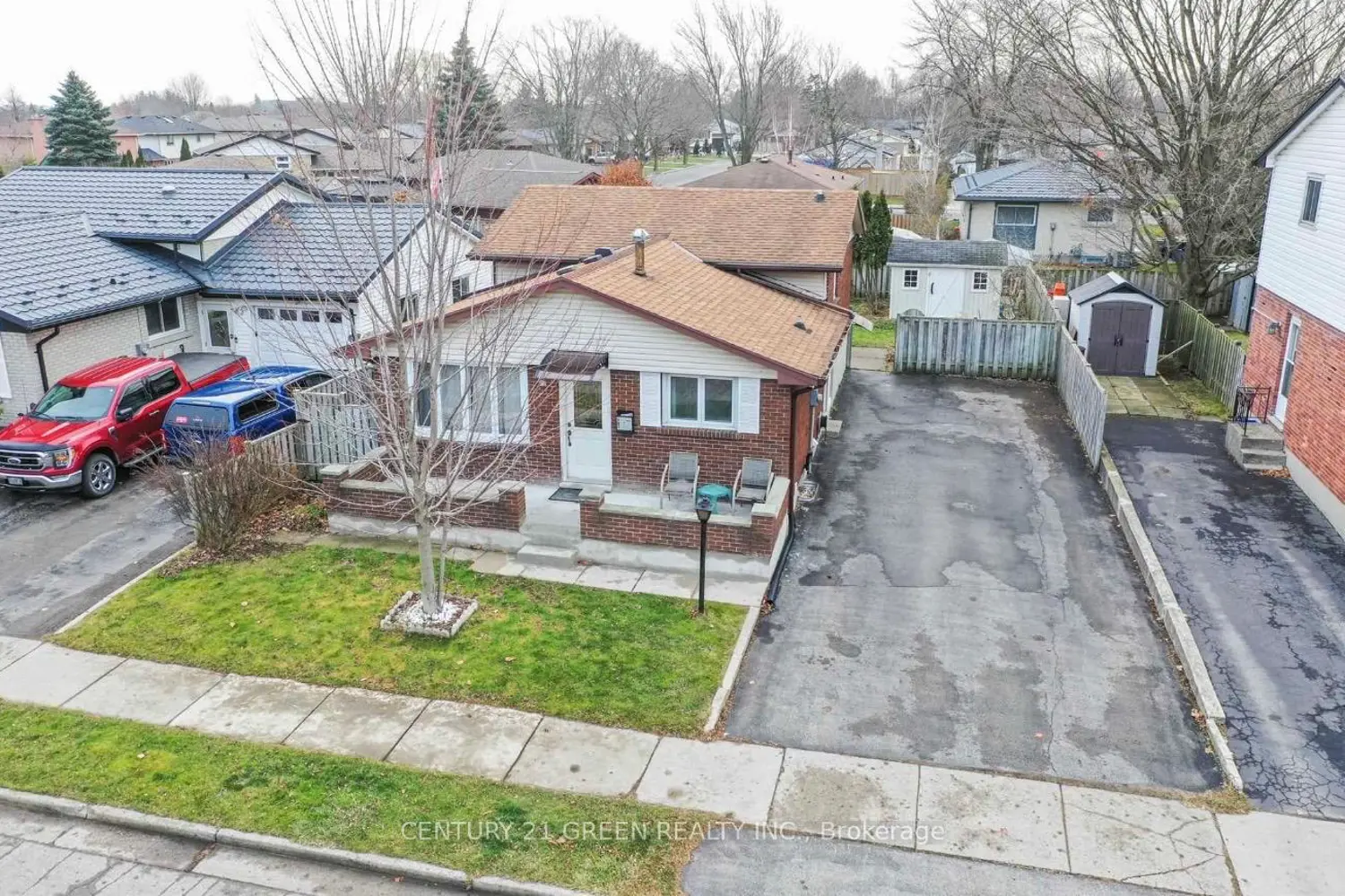 391 Admiral Drive photo 3