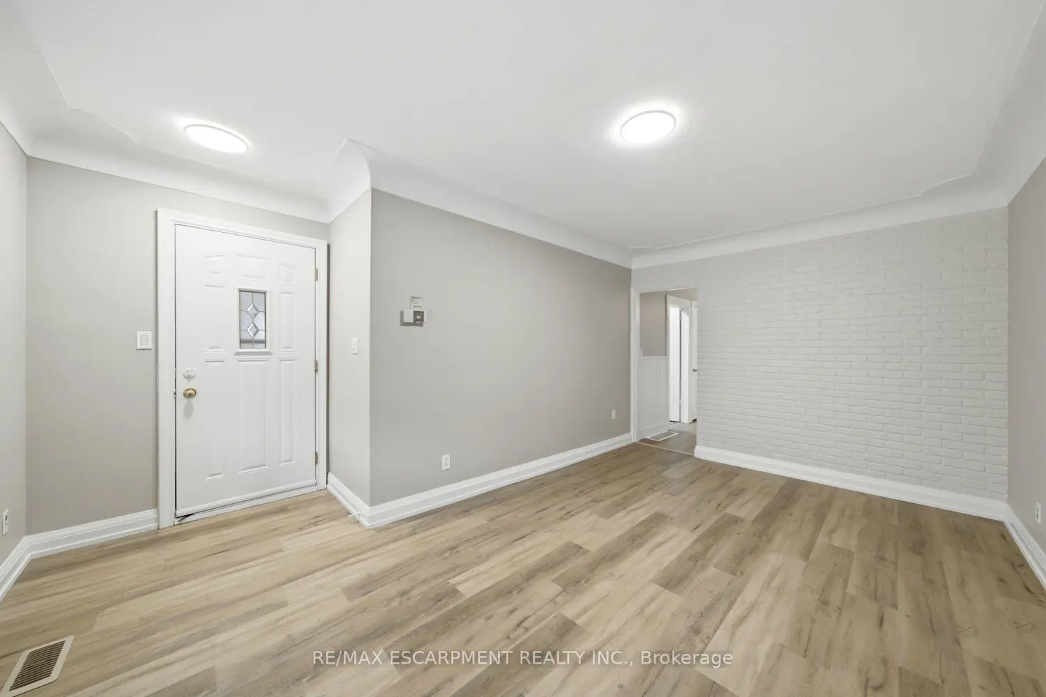 81 Cambridge Avenue photo 3