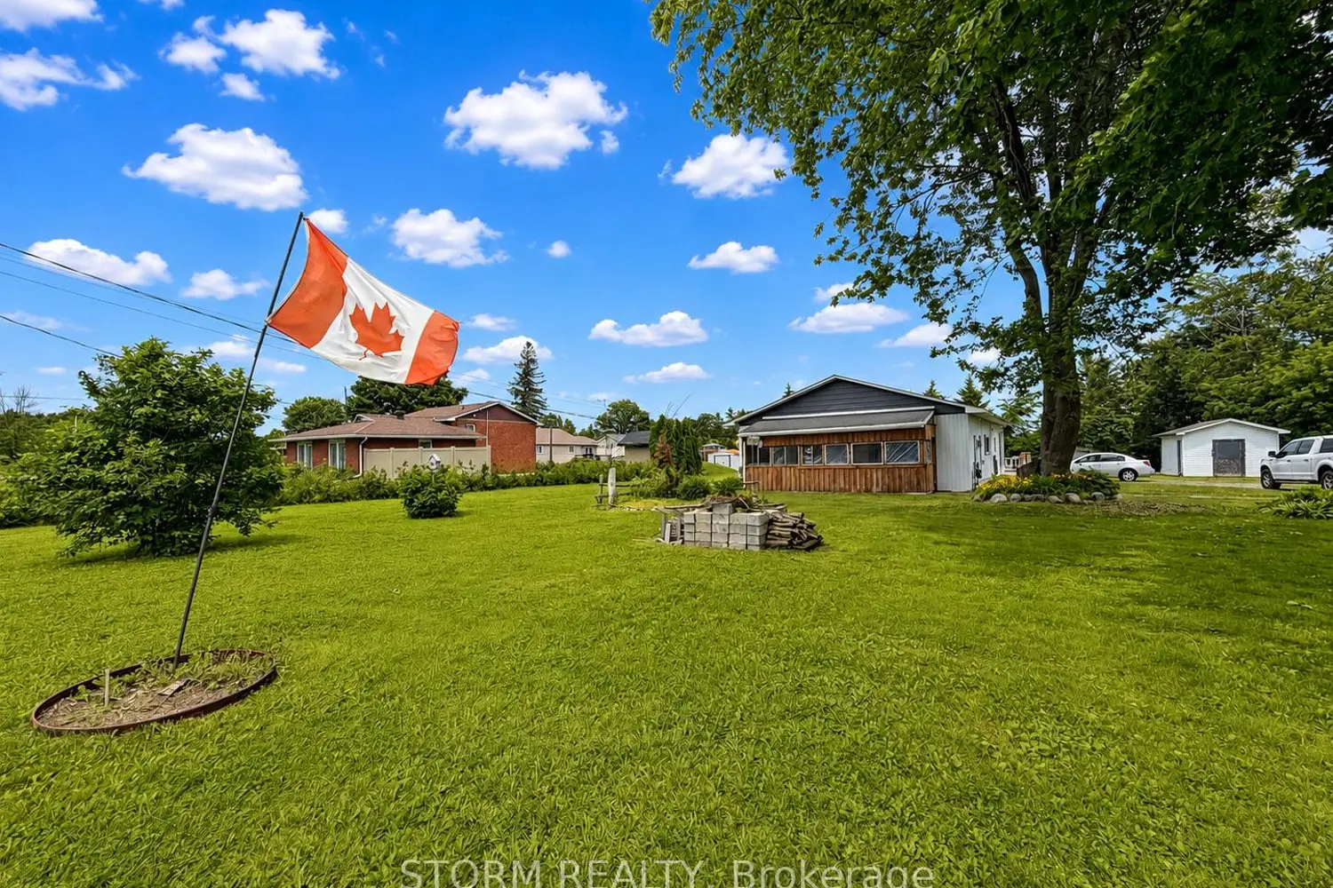5560 Avonmore Road photo 2