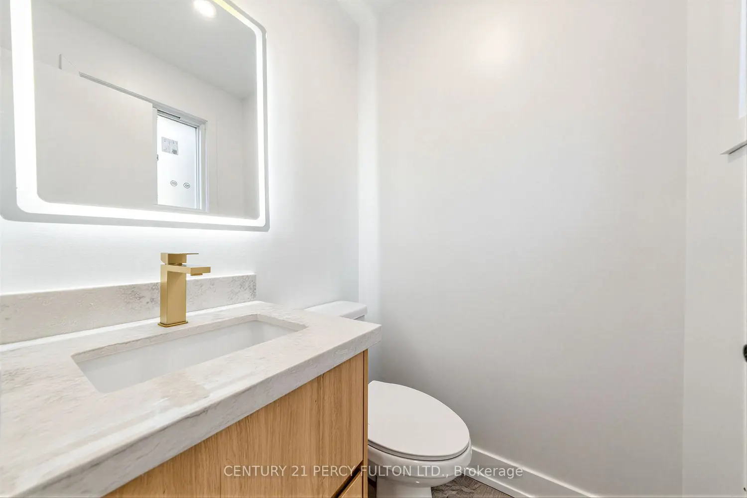 1611 Geta Circle photo 2