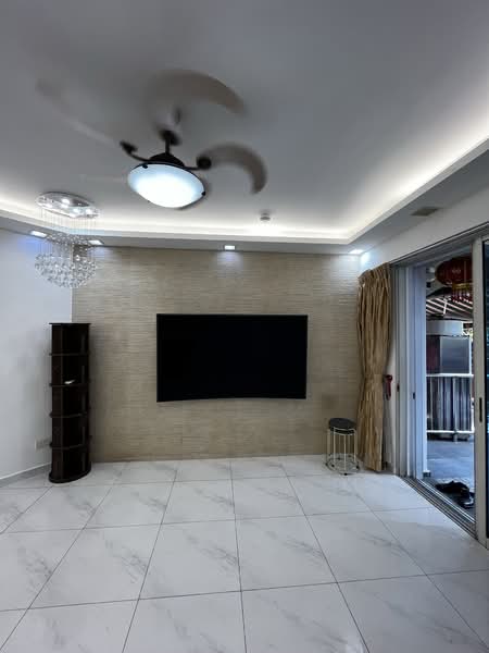 20 Woodlands Cresent