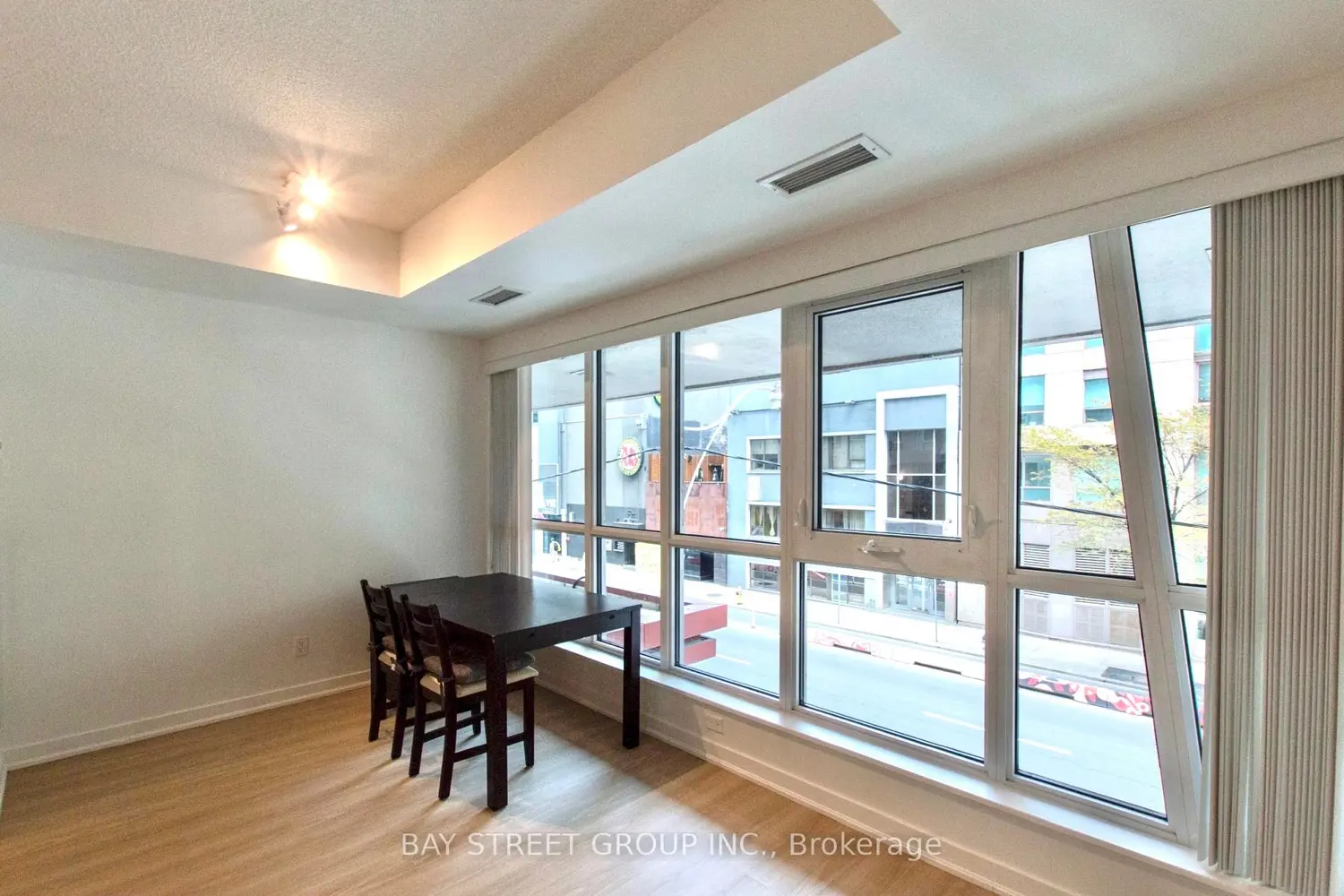 199 Richmond Street 203 photo 2