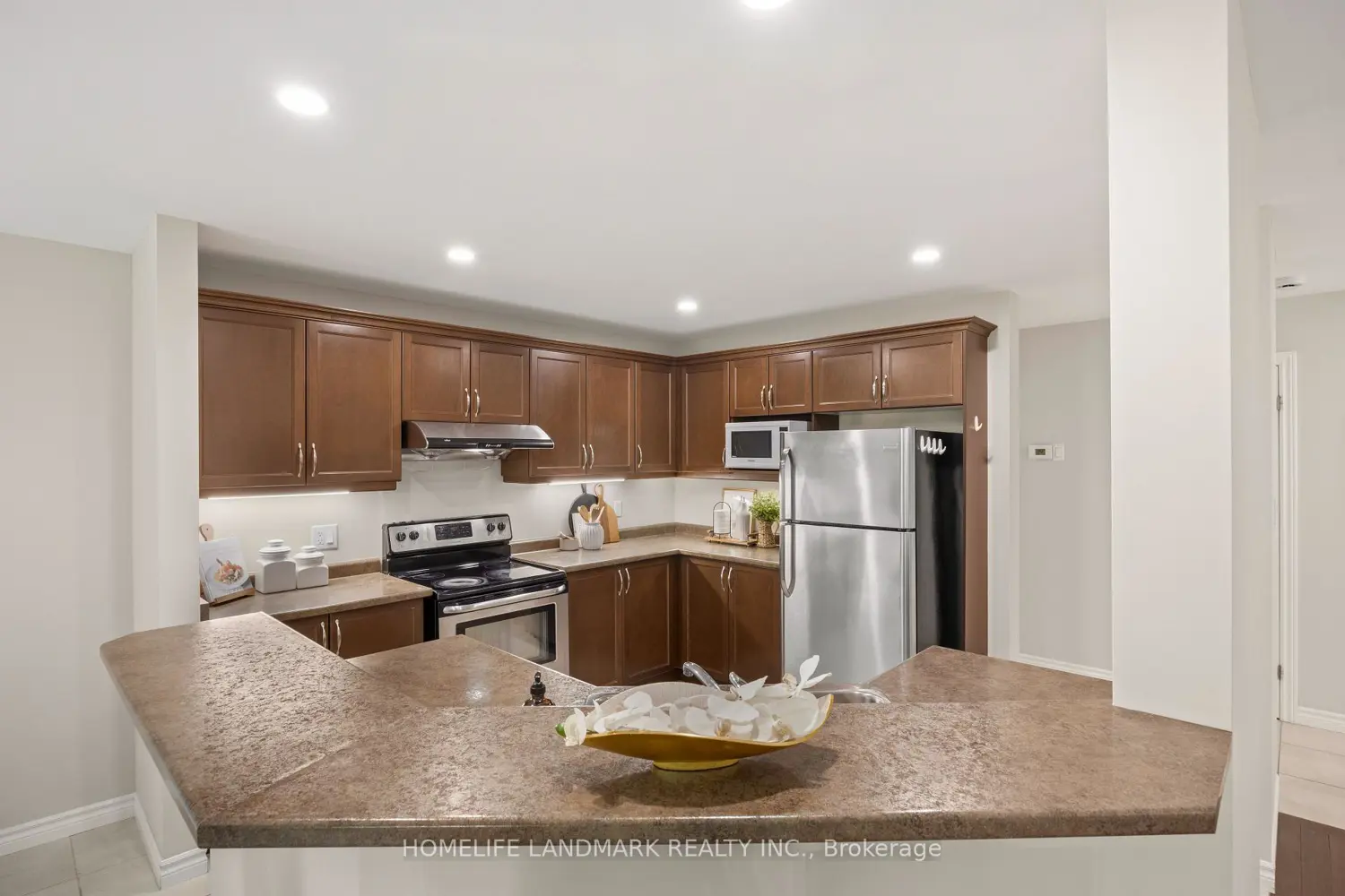 1166 Smither Road photo 4