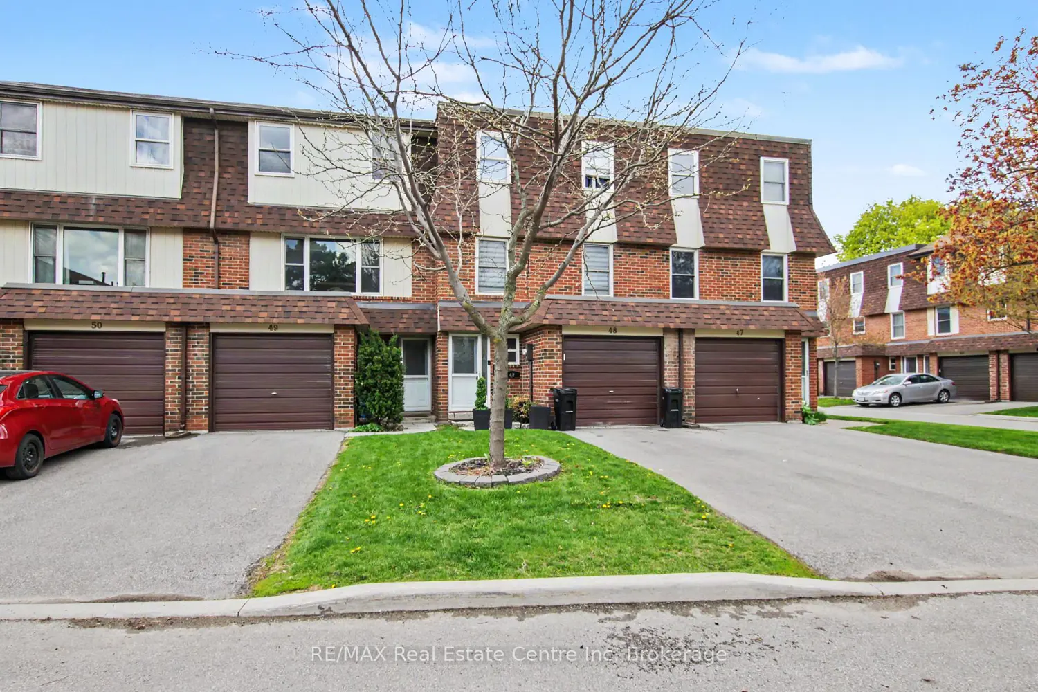 371 Bronte Street 49