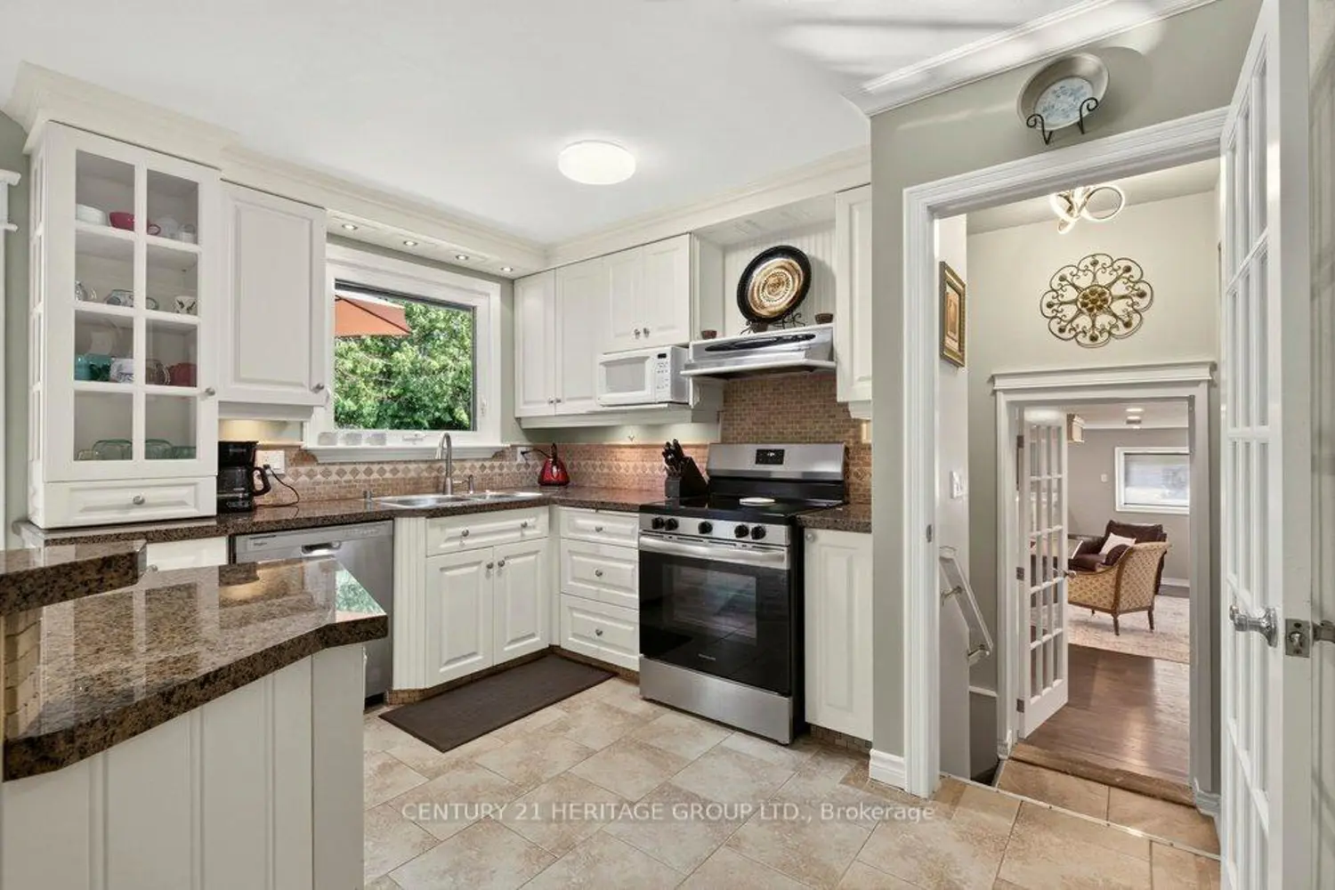 2147 Governors Road photo 4