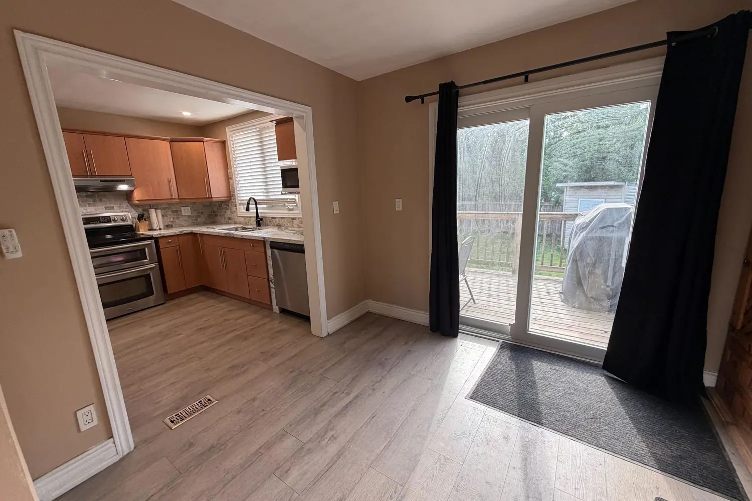 94 Howard Avenue photo 4