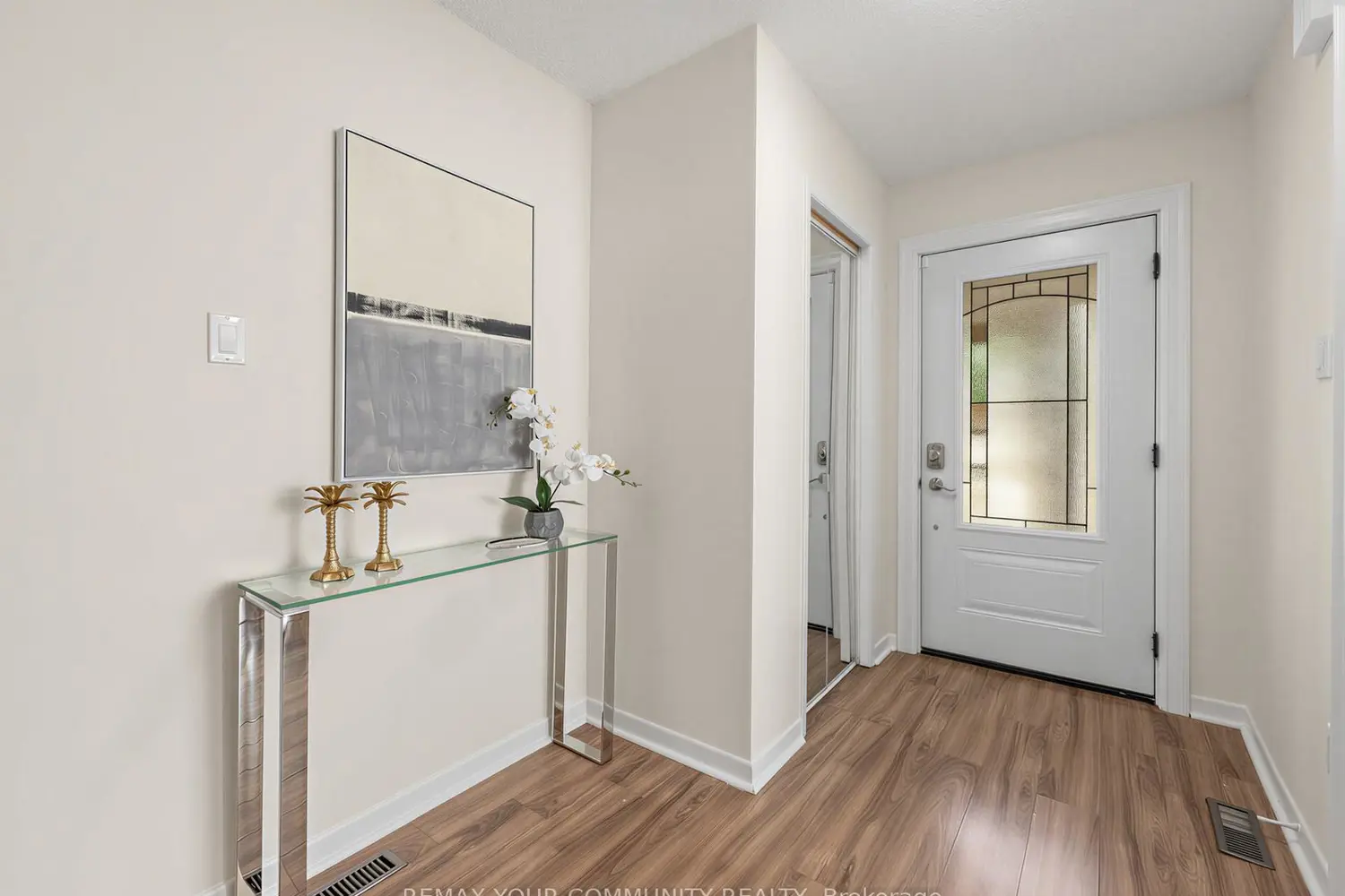 205 Glen Hill Drive photo 2