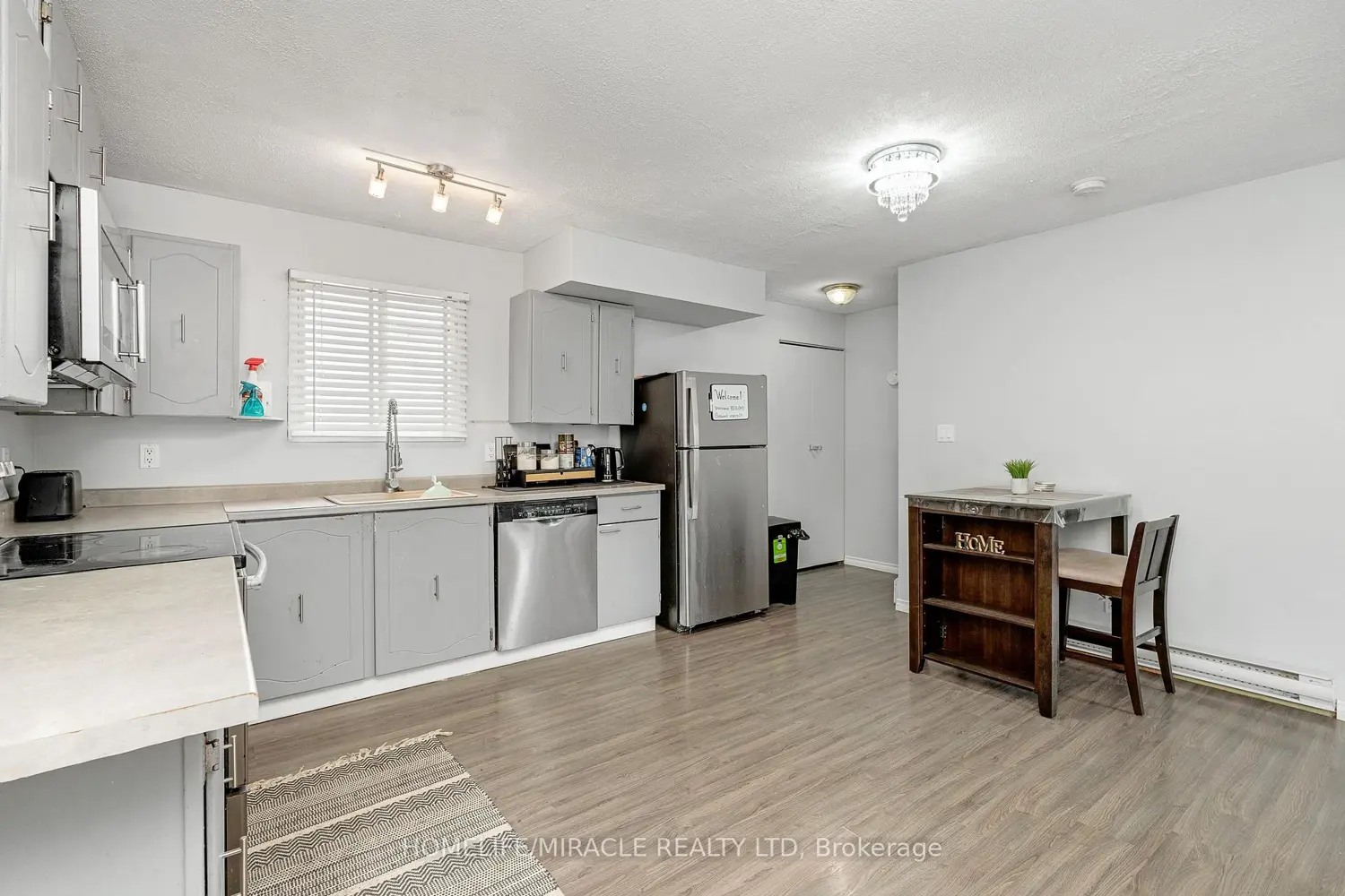 1180 Heathfield Court photo 5