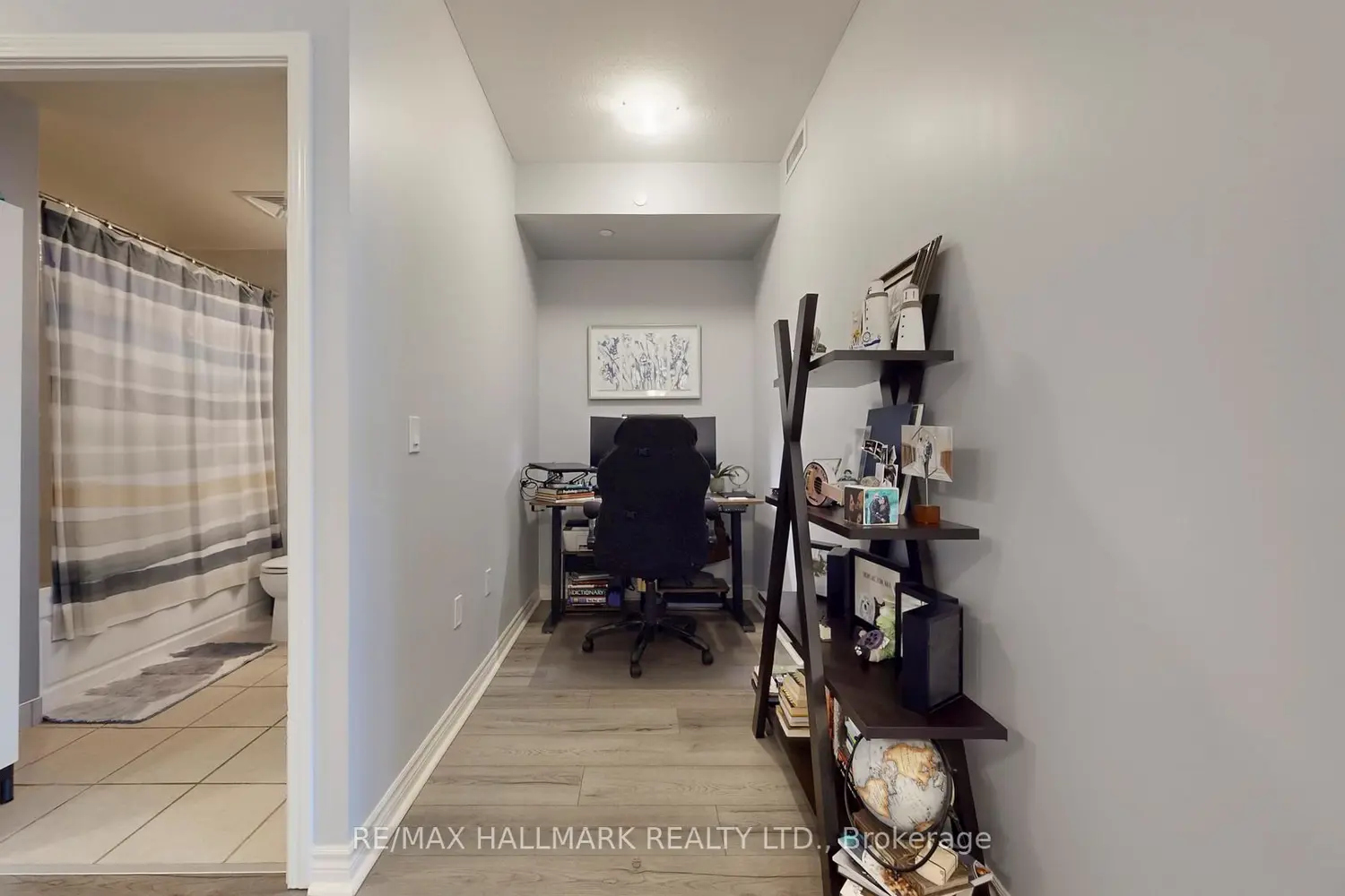 349 Rathburn Road 910 photo 5